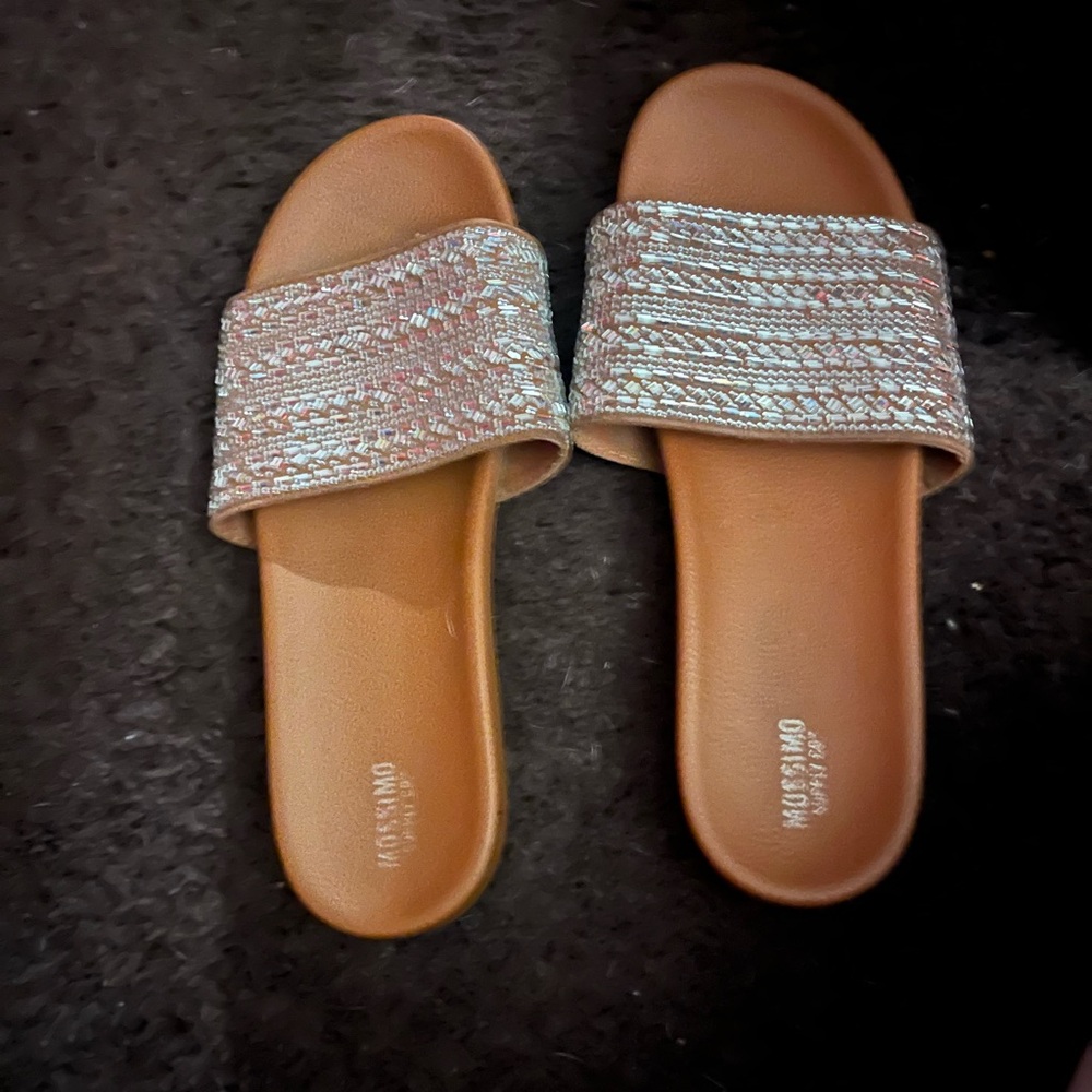 Women’s slides size 8